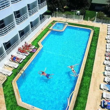 Ertur Hotel 2*
